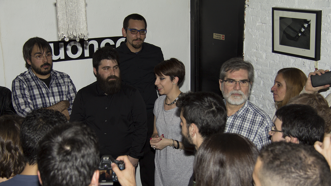 Argonautas, un nuevo proyecto editorial. Los co-directores: Elene A. G. A su derecha, Santiago Sánchez; al fondo, Juan Ignacio González Fejèr. Fotografía de Javier A. Bedrina.